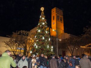 Vila-seca encén aquest dijous l’arbre de Nadal a la plaça de l’Església imagen 1512