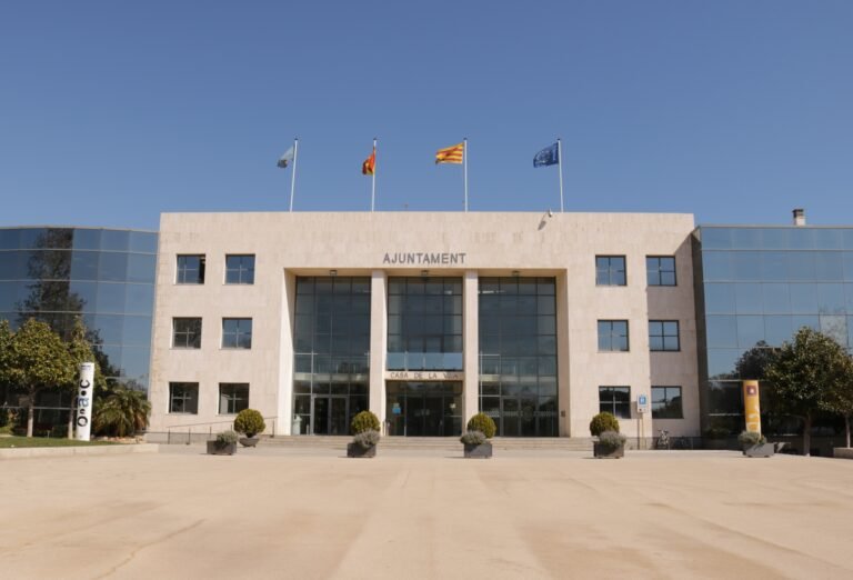 El Ayuntamiento de Cambrils no ha podido pagar la nómina de diciembre a los empleados municipales imagen 1500