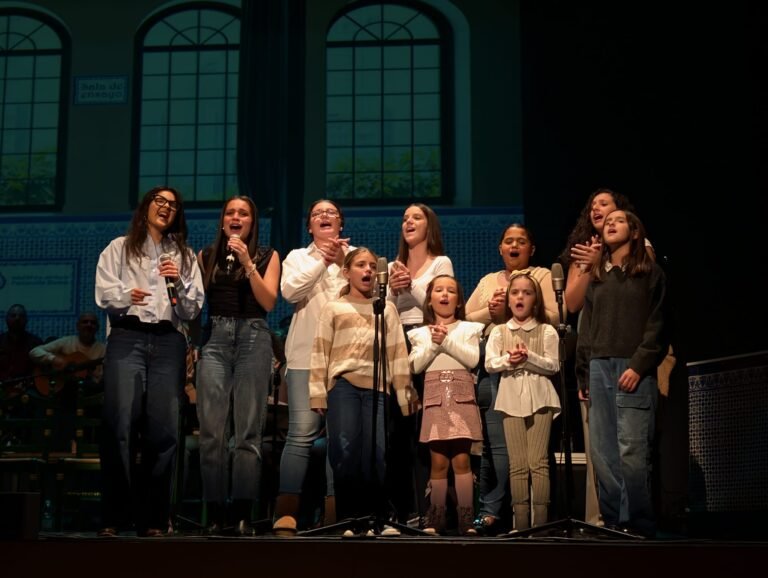 Gairebé 600 persones gaudeixen de La Zambomba Solidària a Salou imagen 1518