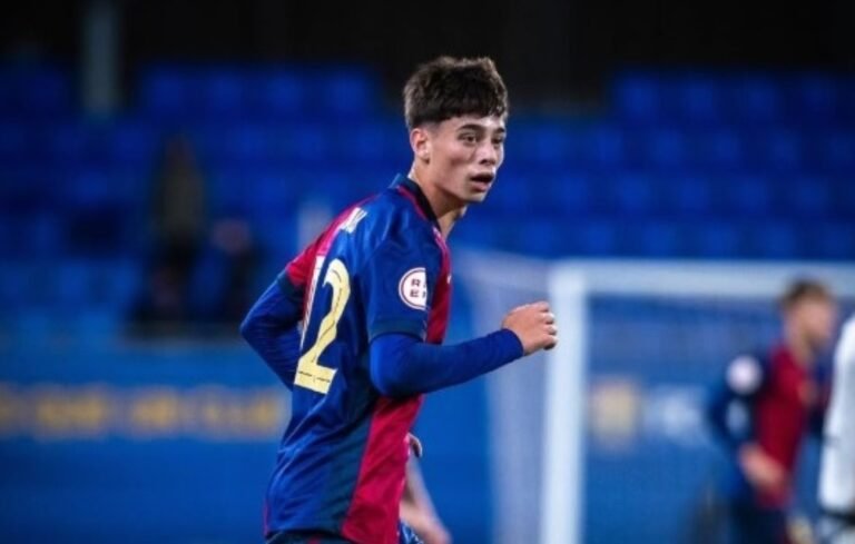 El futbolista salouense del Barça Òscar Gistau estará varios meses de baja imagen 1485