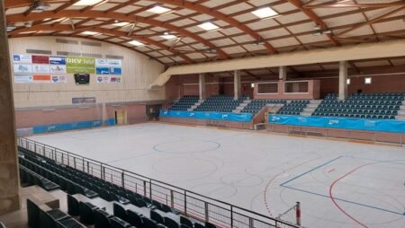 El personal de limpieza de los equipamientos deportivos de Cambrils vuelve a cobrar imagen 1215