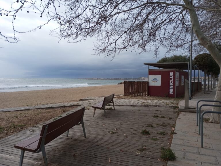 Cambrils trindrà lavabos a les platges durant tot l’any a partir de 2026 imagen 1198