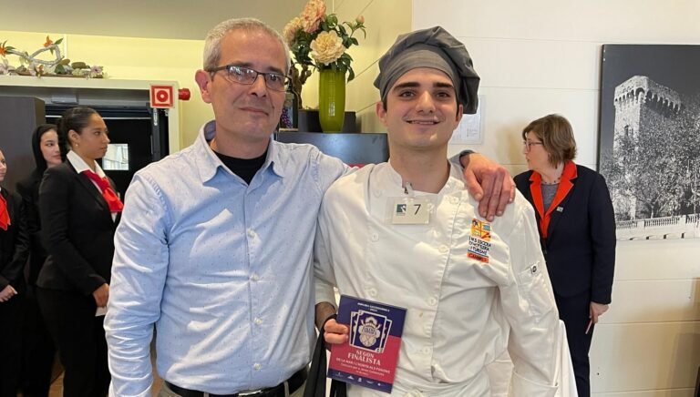 Yoel Álvarez, de l’Escola d’Hoteleria i Turisme de Cambrils, segon al concurs ‘De la Mar i l’Horta als Fogons’ imagen 1156