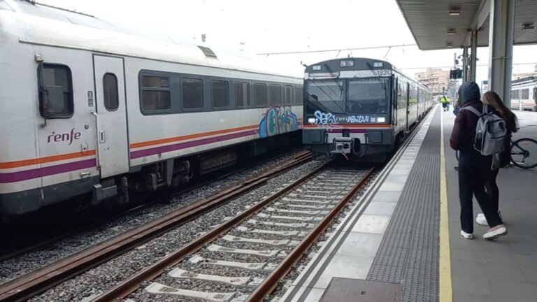 Ora vez sin trenes entre Salou-PortAventura y Tarragona imagen 1182