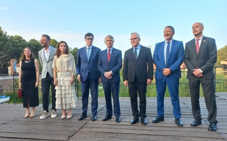 Salvador Illa destaca el papel de Salou y Vila-seca como motores turísticos de Catalunya imagen 704