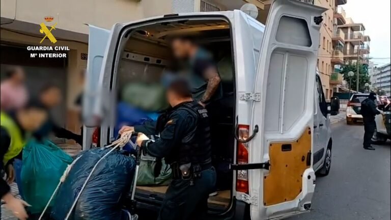 Oliver Klein responde a Salou: «La venta ambulante ilegal nos afecta a todos» imagen 726