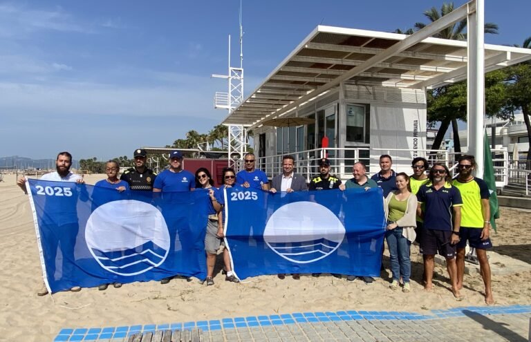 Cambrils hissa la Bandera Blava a les platges del Regueral, el Cavet, Vilafortuny i la Llosa imagen 644