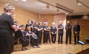 Música, teatre i un brindis per cloure el curs del Casal de la Gent Gran de Cambrils imagen 685