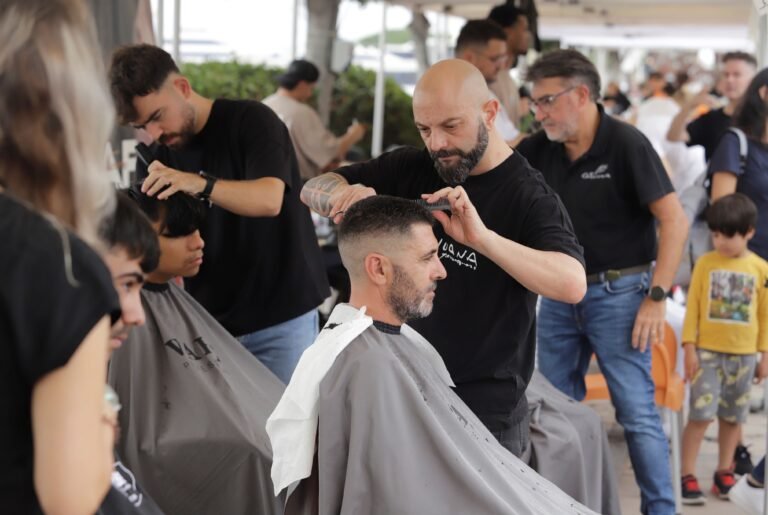 ‘Deixa’t prendre el pèl’ recaptarà fons per l’Associació Familiars d’Alzehimer Costa Daurada imagen 535