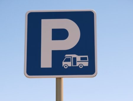Cambrils reduce el tamaño de plazas azules y naranjas para evitar el estacionamiento de autocaravanas imagen 484