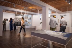 El hotel Cala Vinya de Salou exhibe la obra del arquitecto Antoni Bonet7 imagen 486