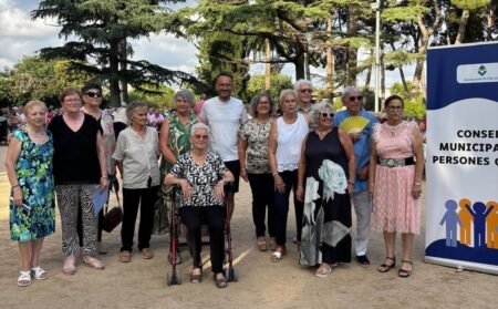Más de 300 personas, en la primera fiesta para mayores de 65 años de Vila-seca imagen 513