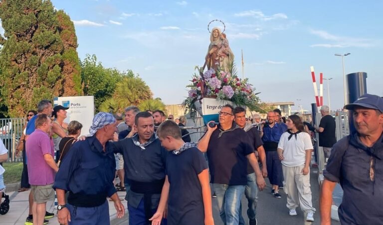 La Festa de la Mare de Déu del Carme agafa el relleu de Sant Pere a Cambrils imagen 590