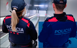 Detenidos dos turistas en Cambrils por intentar estafar a un hotel con una transferencia creada con IA imagen 404