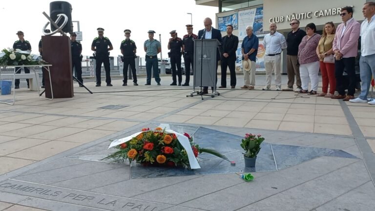 Cambrils homenajea a las víctimas del atentado yihadista en su octavo aniversario imagen 411