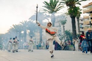 El correfoc infantil inunda de llum el passeig Jaume I de Salou imagen 442