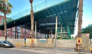 Las obras de la cubierta del polideportivo de la escuela Santa Maria del Mar de Salou van con retraso imagen 344