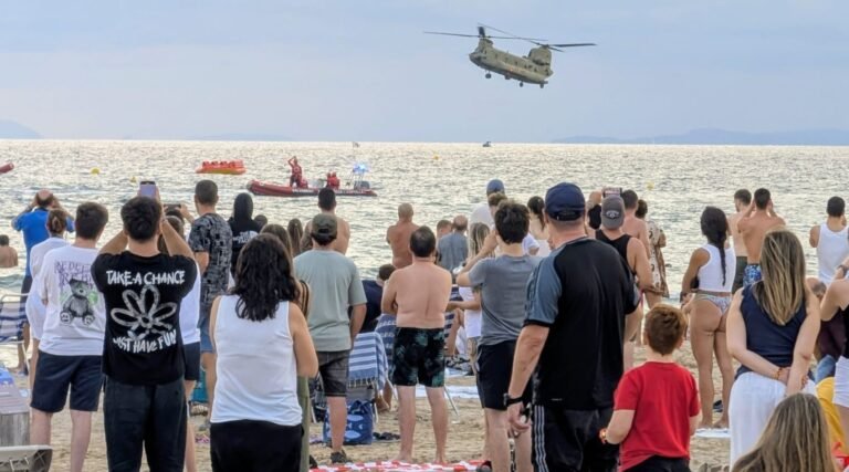 Aviones a casi la velocidad del sonido en el cielo de Salou imagen 238