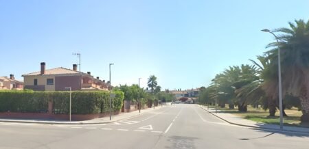 Evacuada una casa en Cambrils por una fuga de gas en unas obras en la vía pública imagen 327