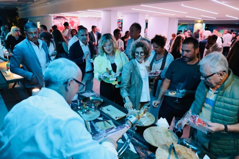 El sopar solidari de l’Hotel Oympus Palace de Salou recolza l’esport entre els nens imagen 192