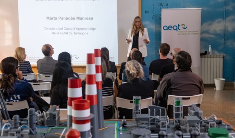 Més de 30.000 estudiants han passat per l’Aula de la Química des de la seva inauguració el 2007 imagen 133