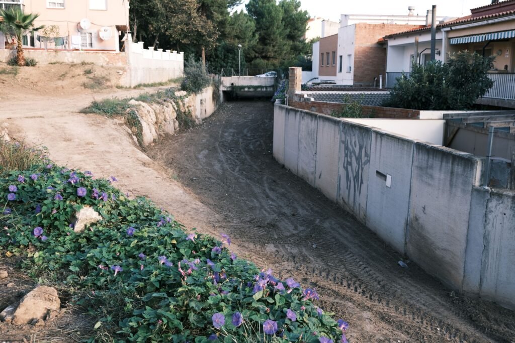 La limpieza del barranco de Nou Cambrils reduce el riesgo de inundaciones imagen 81