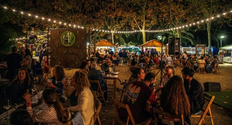 El Festival del Vi i la Gastronomia de Cambrils tanca tres hores abans del previst per l’alerta per risc de fortes pluges imagen 132