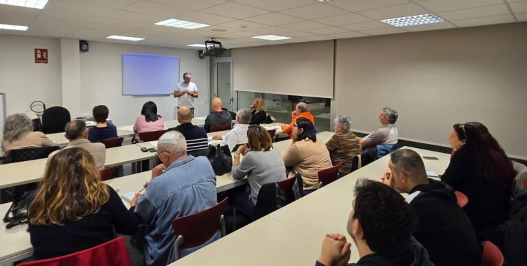 La Fundació Ciutat de Cambrils atorgarà la beca ‘Siscu Morell’ per a esportistes locals Reunión de la Fundació Cambrils con representantes de entidades deportivas
