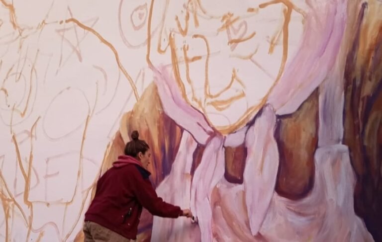 Cambrils tindrà un mural dedicat a les dones rentadores L’artista Dera Wells ha iniciat el mural en Cambrils