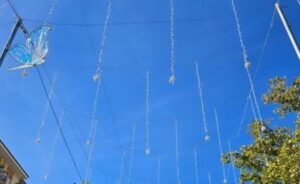 Vila-seca enciende las luces de Navidad con un espectáculo intinerante Luces de Navidad instaladas en Vila-seca