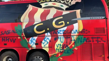 Así ha quedado el autobús del Nàstic. FOTO: CEDIDA