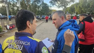 Aitor Arruego, secretario del club, en plena ceremonia de organización de la competición