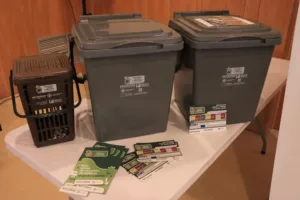 Cambrils deixarà de prestar el servei de recollida porta a porta al Molí de la Torrre i Vilafortuny Contenidors del servei porta a porta