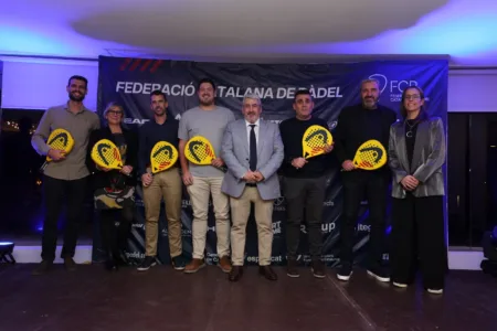 Durant l'acte es van sortejar pales