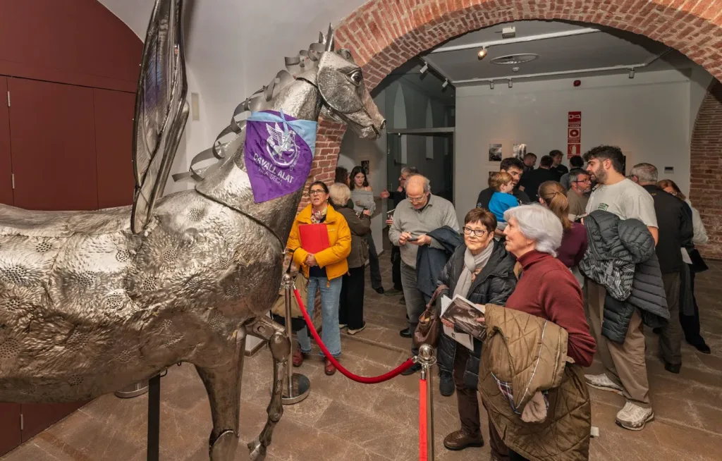 La muestra del Cavall Alat está en la Sala Kies del Castell