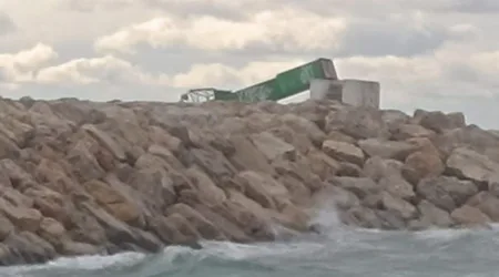 El faro verde de Cambrils, derribsdo