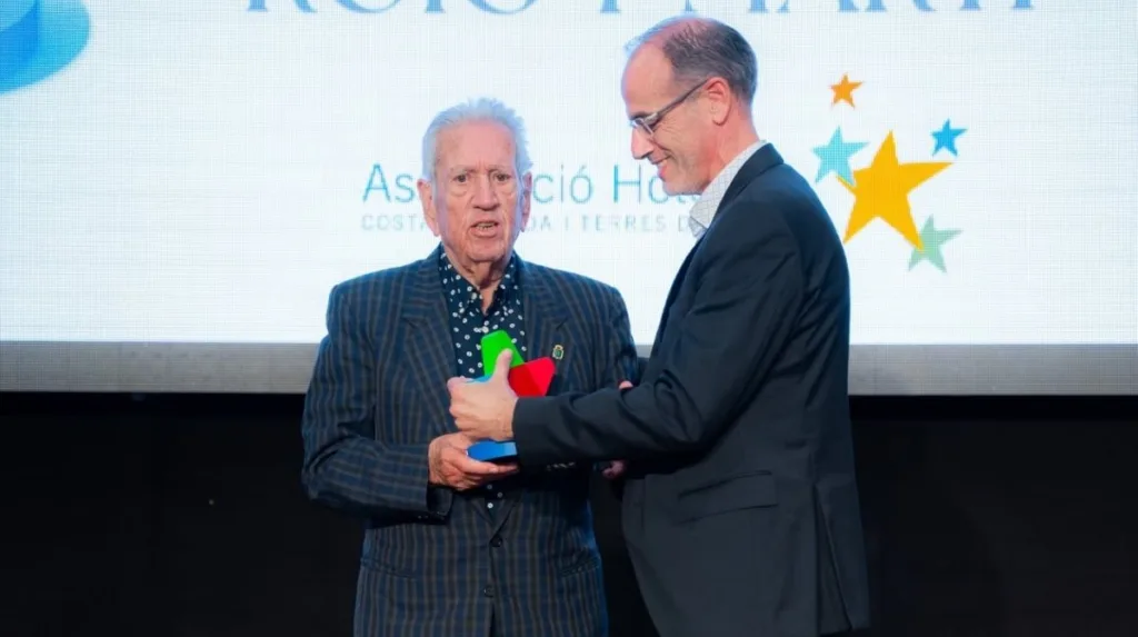 Muere el empresario hotelero Francisco Roig Francisco Roig fue premiado en la pasada cena de las NIts Daurades de la FEHT