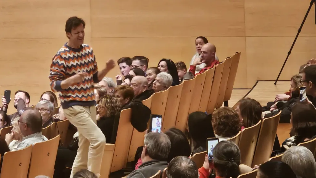 Edu Soto cantó durante el pregón