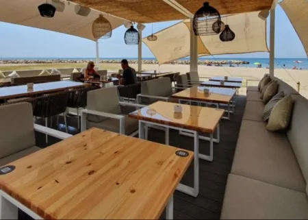 Cambrils treu a concurs públic les guinguetes de les platges per quatre anys més