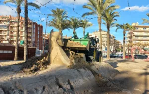 El pesebre de arena de La Pineda ha sido derribado este viernes