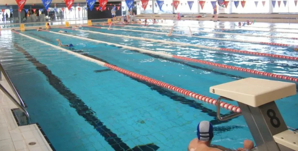 La piscina de Vila-seca está cerrada por obras