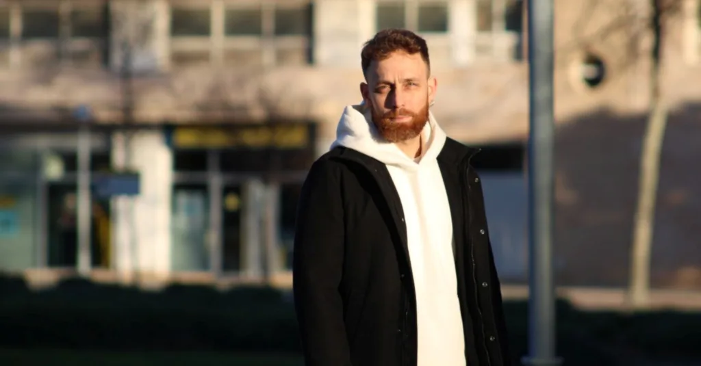 Mario Téllez vuelve a la primera línea política municipal