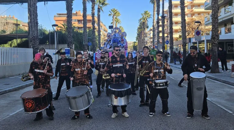 La charanga que ha animado el desfile