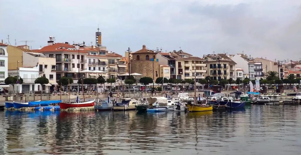 Un any posant ordre, estabilitat i futur a Cambrils Façana marítima de Cambrils