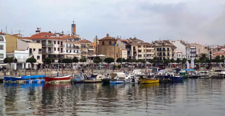Un any posant ordre, estabilitat i futur a Cambrils Façana marítima de Cambrils