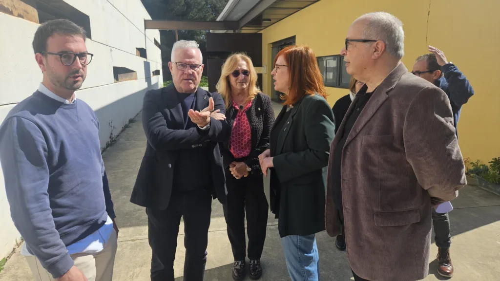 La Associació La Muralla estrena sede en Salou y recibirá 200.000 euros para sus actividades Montalà, Granados, Morer, Alabart y Urbina