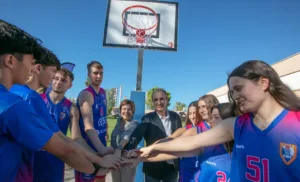 Núria Grados i Javier Sancho, amb jugadors del CBT