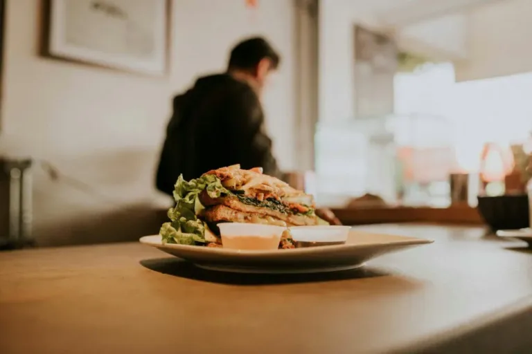 Un estudio de la URV relaciona la dieta con la salud mental La URV ha analizado diversos patrones de alimentación