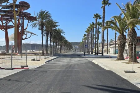 El paseo de la Pineda ya tiene nuevo asfaltado