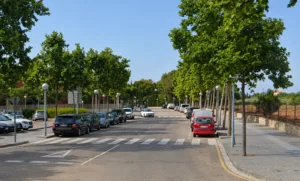 La avenida Generalitat convertirá una línea de aparcamiento en batería